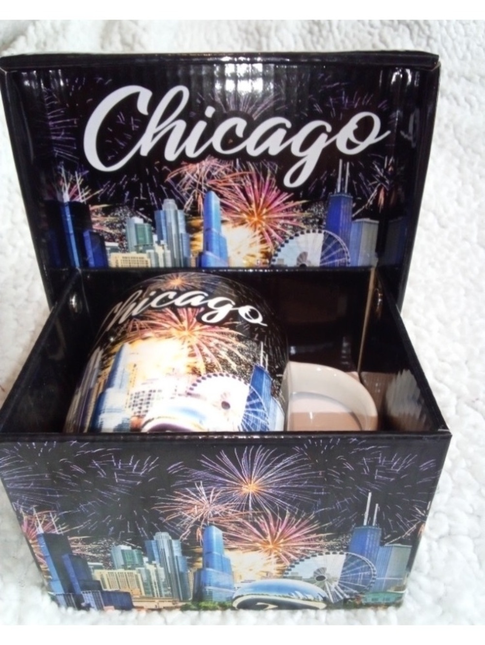 Chicago Skyline Fireworks Ceramic Mug in Matching Gift Box City Souvenir